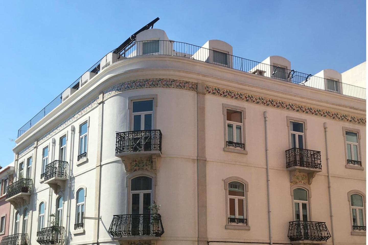 Sunny 3Bdr Apartment In Graca By Lovelystay Лиссабон Экстерьер фото