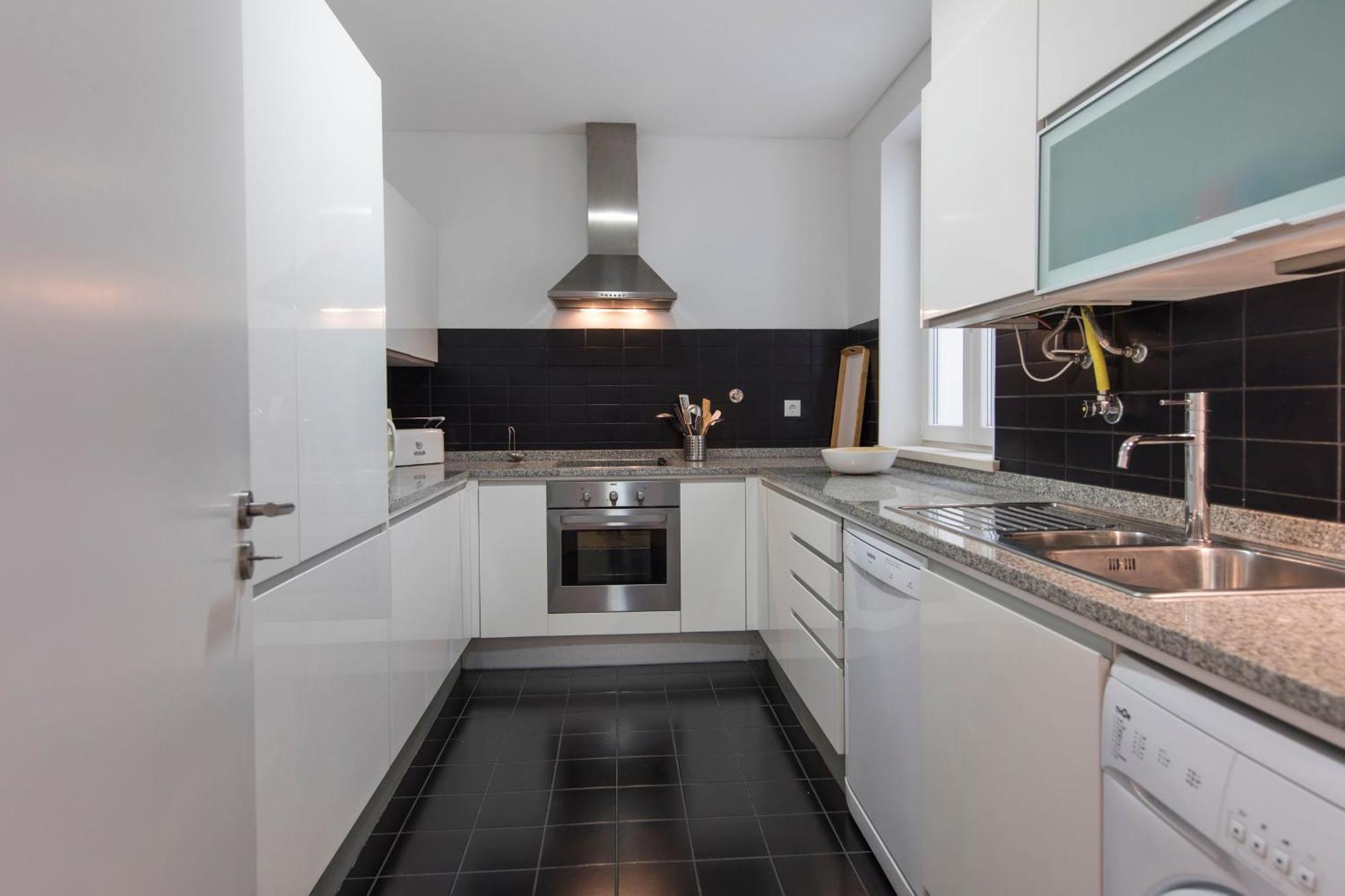 Sunny 3Bdr Apartment In Graca By Lovelystay Лиссабон Экстерьер фото